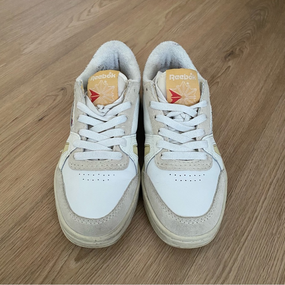 Reebok White and Beige Sneakers